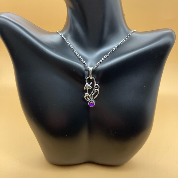 Antique Silver Mushroom Stone Necklace - Picture 2 of 6